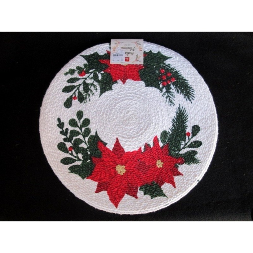 NWT Homewear Set of 2 Placemats 15" Round White Poinsettias Holly Berries‎
